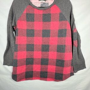 Women’s Size L Gray and Red Plaid Raglan Sleeve Top